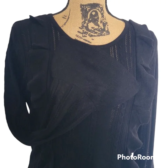 NEW large design history black sweater with ruffled front and bell sleeves - Picture 4 of 7